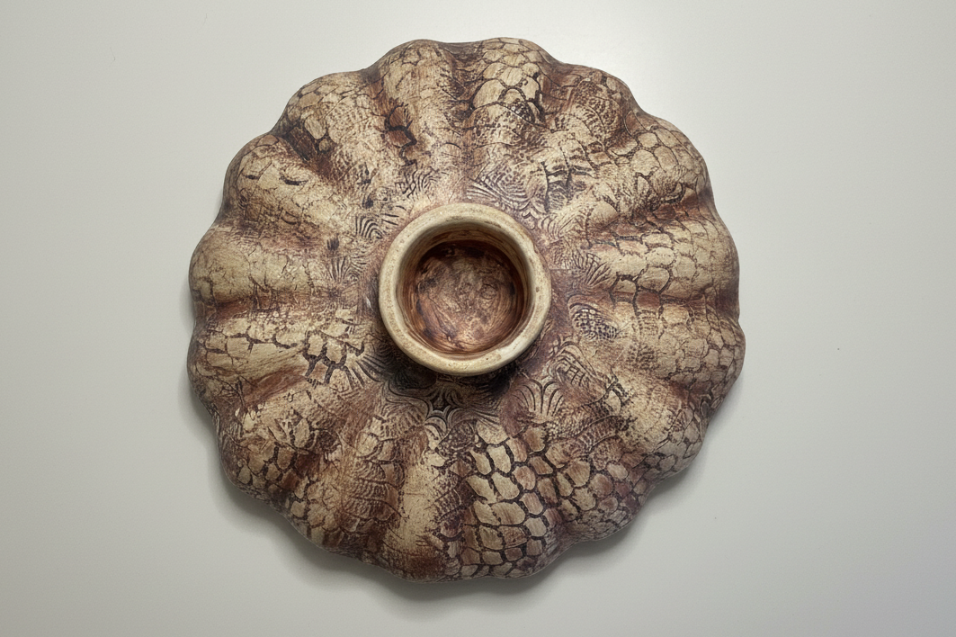 Stemmed flower bowl
