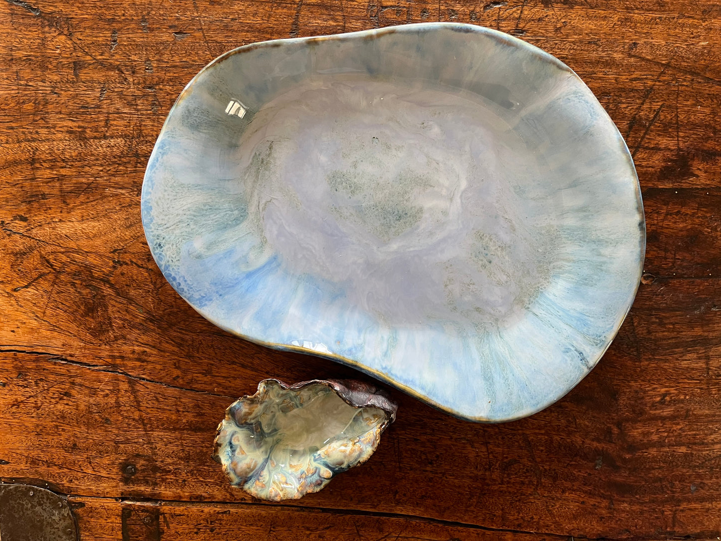 Oyster platter marbled with ceramic oyster