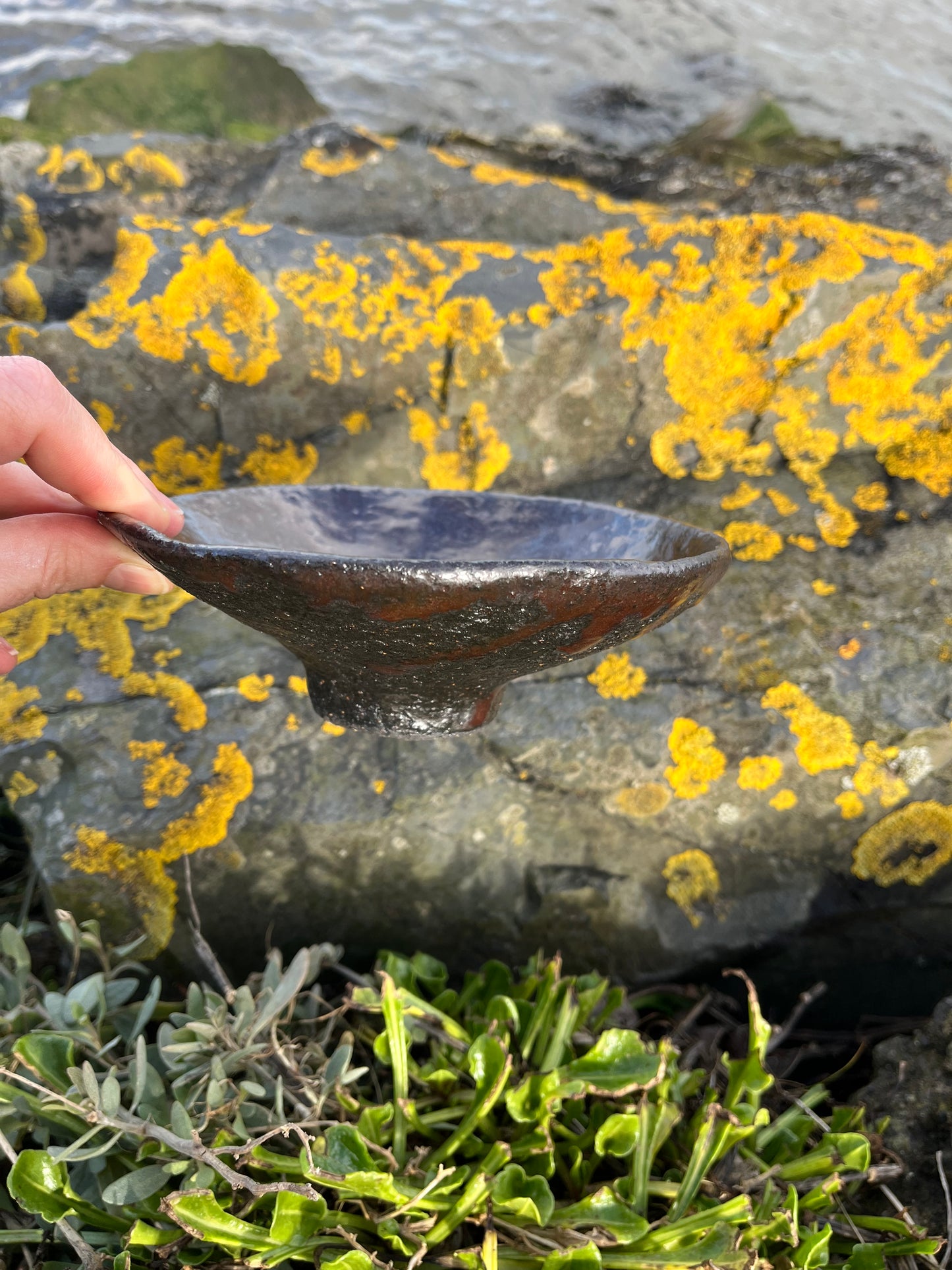 Set of 2 bowls in black clay with ancient copper glaze