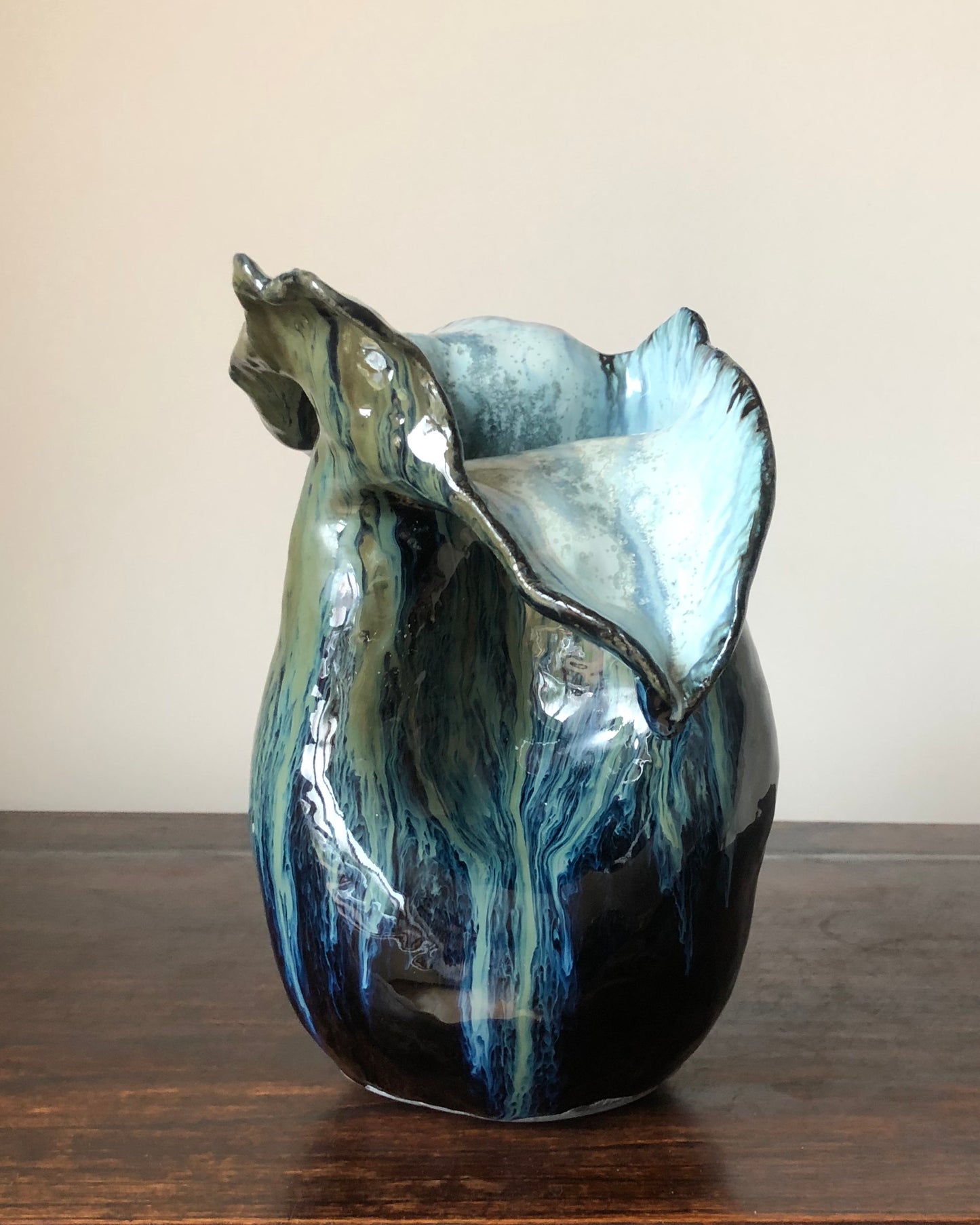 Awakening - flowing vase