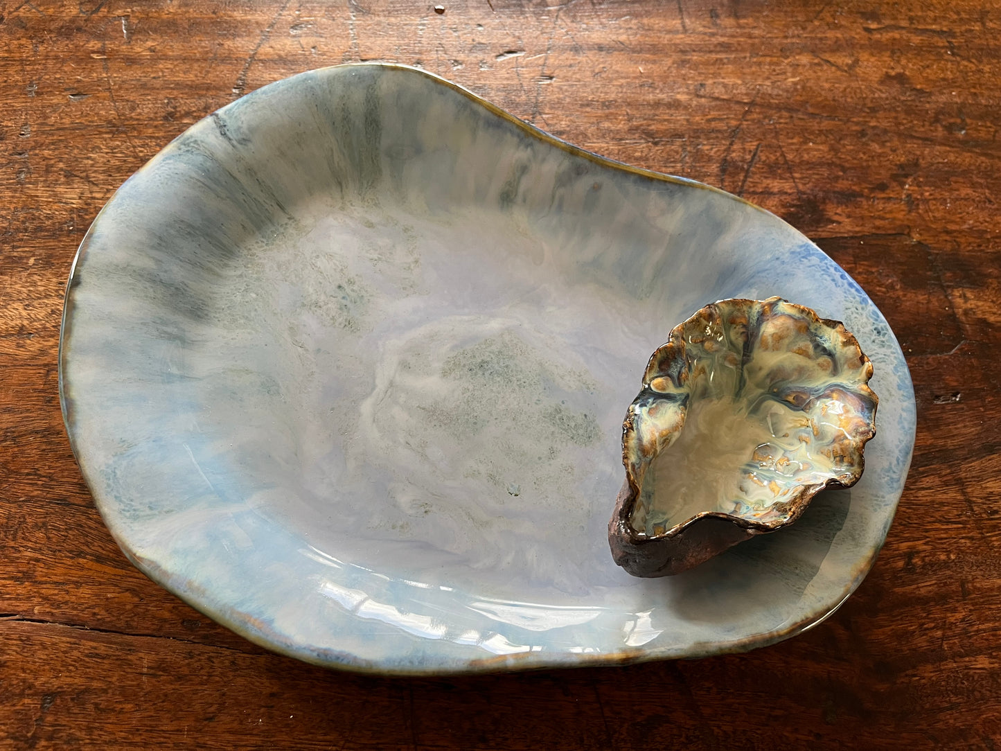 Oyster platter marbled with ceramic oyster